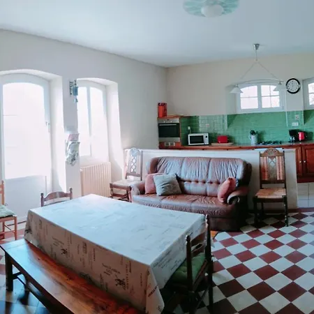 De Croute Дом отдыха Bourg-sur-Gironde